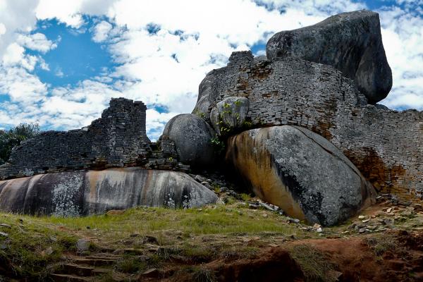 Great Zimbabwe sito archeologico historic site medioevo rovine ruins 