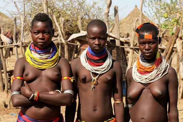 Kara people etiopia ethiopia exploringafrica safariadv travel omo valley mursi hamar kara dassanech konso