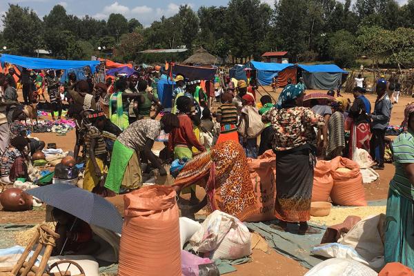 Key Afar: Tribal Market etiopia ethiopia exploringafrica safariadv travel omo valley mursi hamar kara dassanech konso