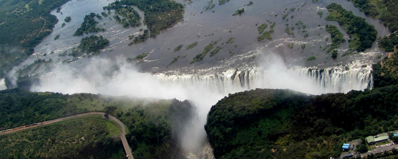 victoria falls exploringafrica safariadv zimbabwe viaggi travel zambia