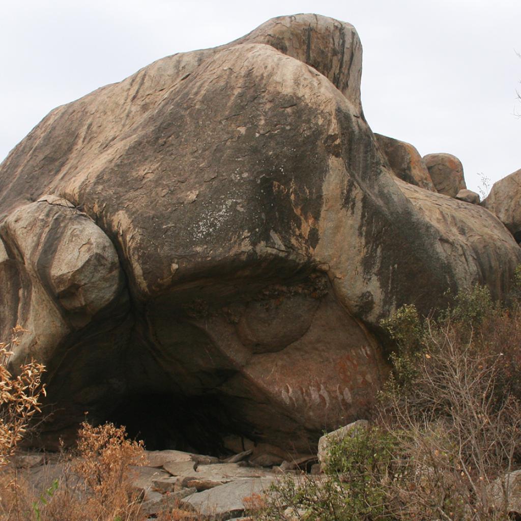 Serengeti National Park: Paintings at Moru Kopjes Maasai