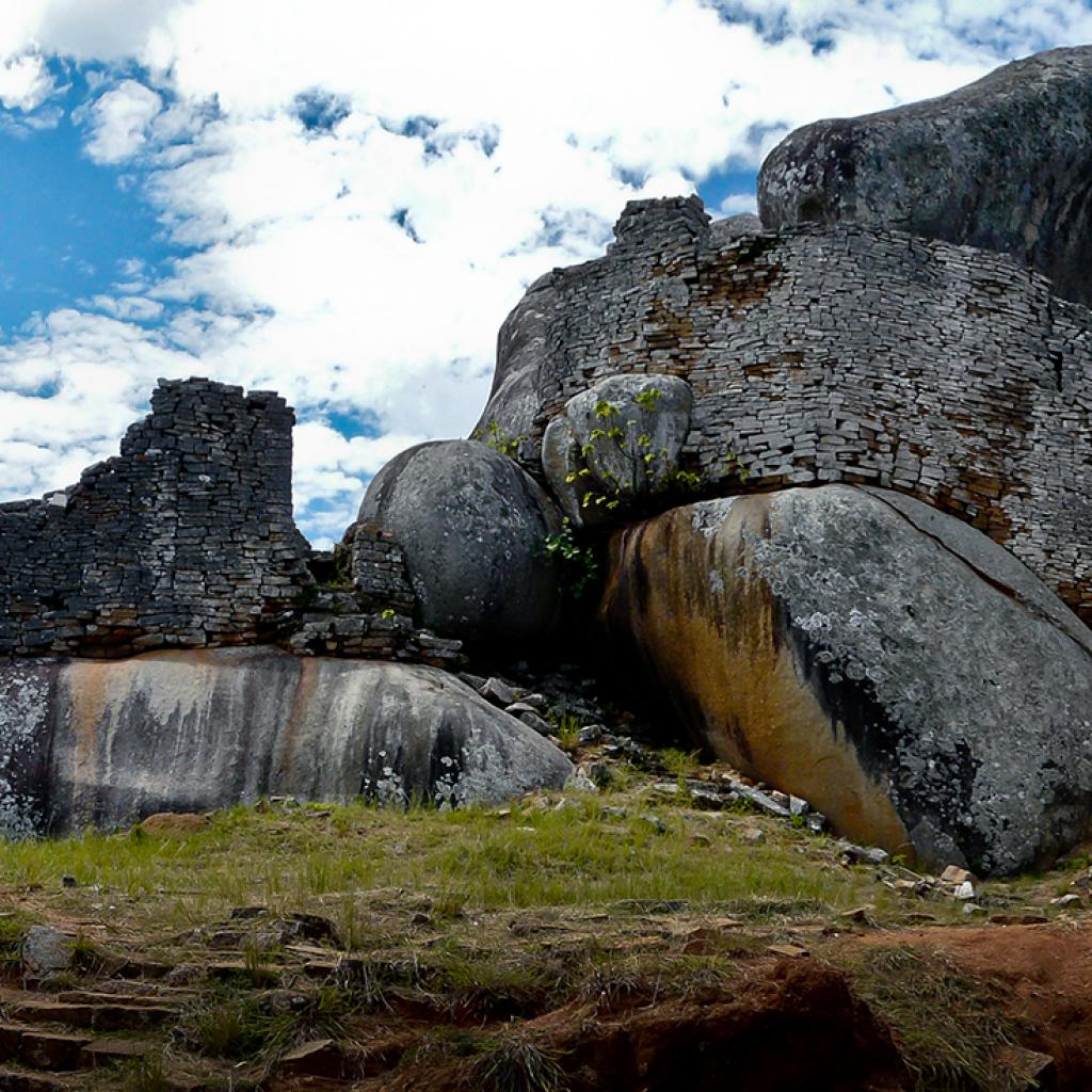 Great Zimbabwe sito archeologico historic site medioevo rovine ruins 