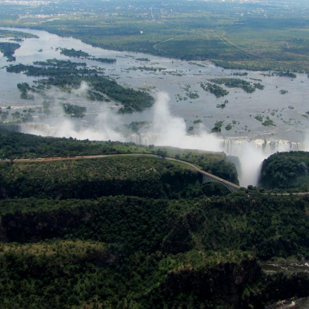 Victoria falls victoria falls exploringafrica safariadv viaggi travel zimbabwe zambia