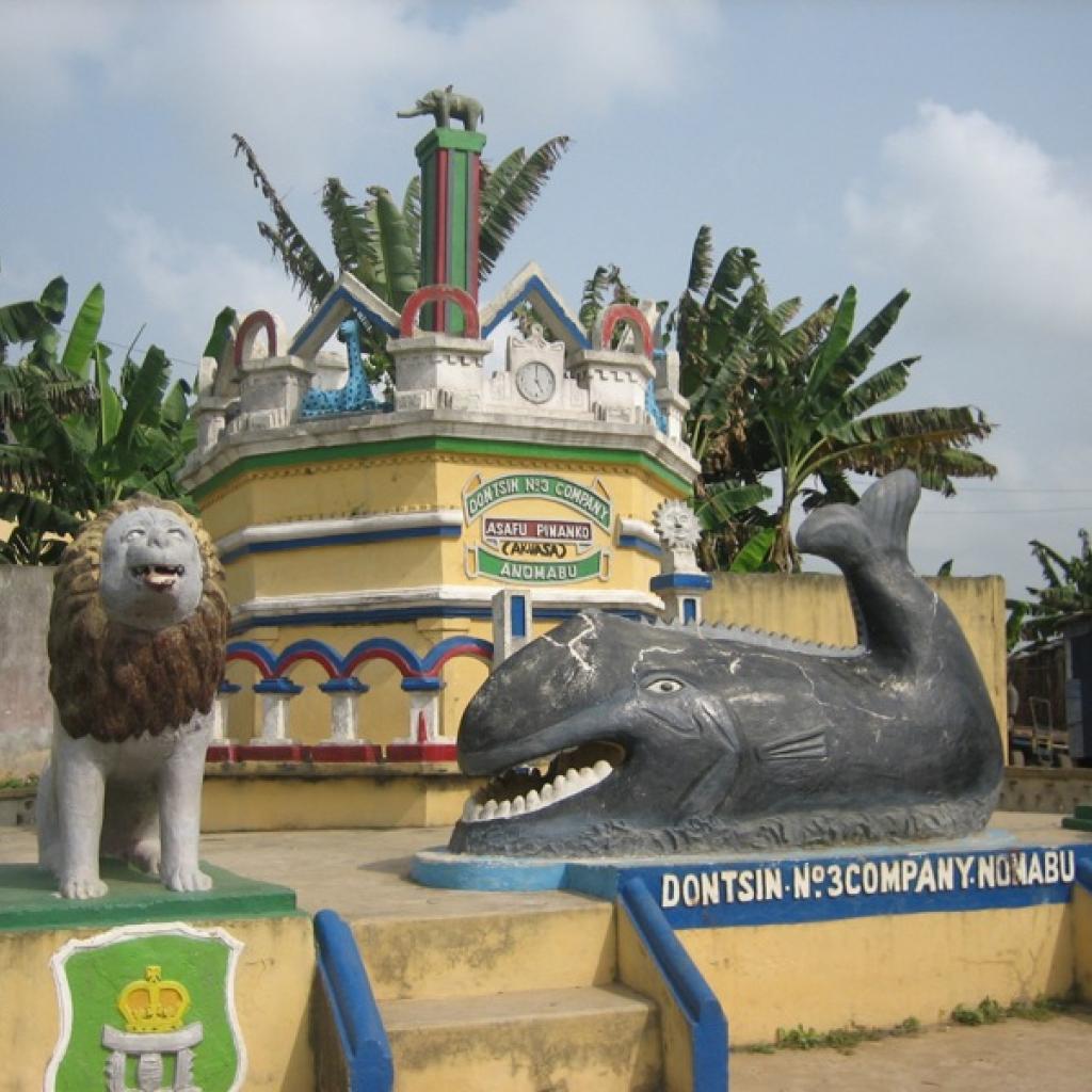 Elmina: Posuban ghana west africa exploringafrica safariadv romina facchi travel elminaa